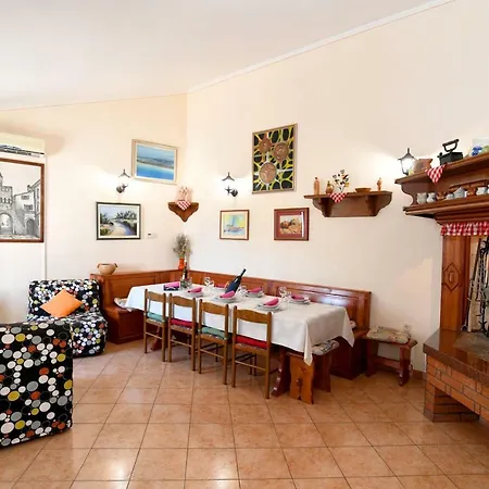 Nadia's House Nyaraló